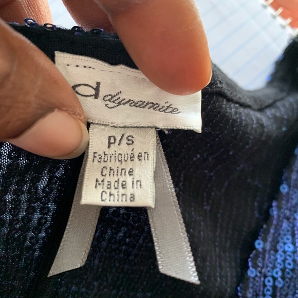 Sequin dress with back cut out - Picture 4 of 5